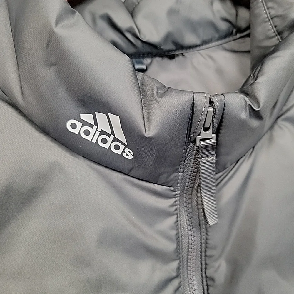 ADIDAS Puffer Vest Men's 2XL Gray Three Stripe Logo Sporty Eco Friendly Material